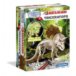 Triceratops Arqueojugando